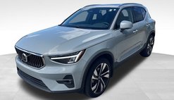 2024 Volvo XC40 B5 Plus Bright Theme