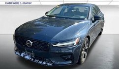 2023 Volvo S60 B5 Plus Dark Theme