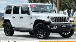 2025 Jeep Wrangler Sahara 4WD
