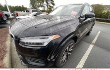 2021 Volvo XC90 T6 Momentum 6-Passenger