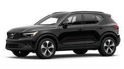 2023 Volvo XC40 B5 Ultimate Dark Theme
