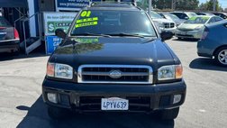 2001 Nissan Pathfinder LE