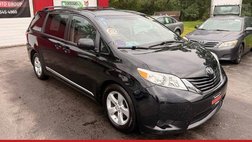 2017 Toyota Sienna LE 7-Passenger Auto Access Sea