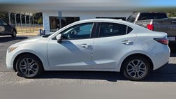 2019 Toyota Yaris LE