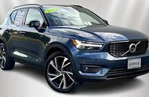 2022 Volvo XC40 T5 R-Design
