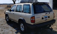 1997 Nissan Pathfinder LE
