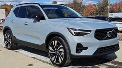2025 Volvo XC40 B5 Ultra Dark Theme