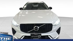 2025 Volvo XC60 B5 Core Dark Theme