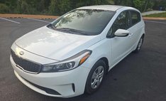 2017 Kia Forte5 LX