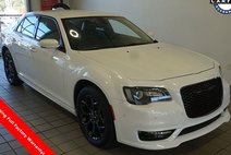 2023 Chrysler 300 Touring L