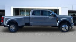 2026 Ford F-450 Super Duty Platinum