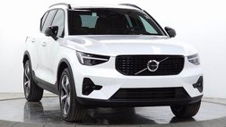 2025 Volvo XC40 B5 Plus Dark Theme
