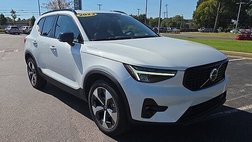2023 Volvo XC40 B5 Plus Dark Theme