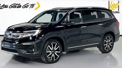 2021 Honda Pilot Touring w/Rear Captain's Chairs