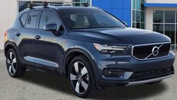 2022 Volvo XC40 T5 Momentum