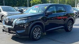 2022 Nissan Pathfinder S