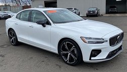2024 Volvo S60 B5 Plus Dark Theme