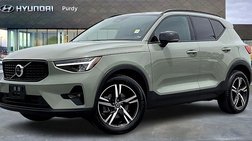 2023 Volvo XC40 B5 Plus Dark Theme