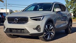 2025 Volvo XC40 B5 Plus Bright Theme