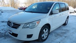 2010 Volkswagen Routan SE