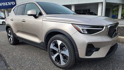 2023 Volvo XC40 B5 Plus Bright Theme
