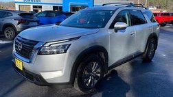 2022 Nissan Pathfinder SV