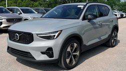 2026 Volvo XC40 B5 Plus