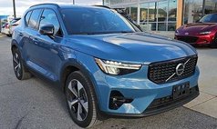 2025 Volvo XC40 B5 Plus Dark Theme