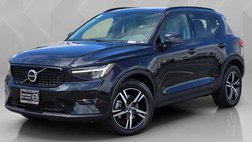2023 Volvo XC40 B5 Plus Dark Theme