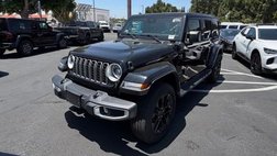 2025 Jeep Wrangler Sahara 4WD