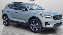 2025 Volvo XC40 B5 Plus Dark Theme