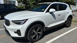 2025 Volvo XC40 B5 Core Bright Theme