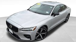 2023 Volvo S60 B5 Core Dark Theme