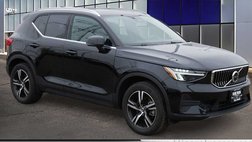 2025 Volvo XC40 B5 Core Bright Theme