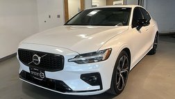 2024 Volvo S60 B5 Ultimate Dark Theme