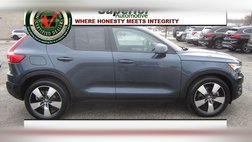 2021 Volvo XC40 T5 Momentum