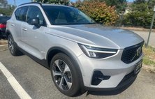 2023 Volvo XC40 B5 Plus Dark Theme