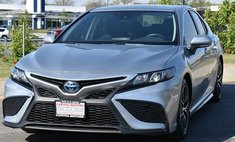 2023 Toyota Camry Hybrid SE