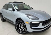 2025 Porsche Macan T