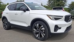 2023 Volvo XC40 B5 Plus Dark Theme