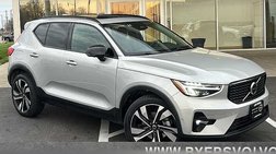2025 Volvo XC40 B5 Plus Dark Theme