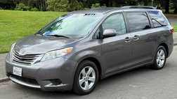 2016 Toyota Sienna LE 8-Passenger