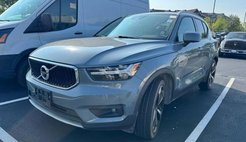 2020 Volvo XC40 T5 Momentum