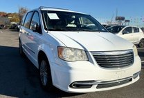 2013 Chrysler Town and Country Touring-L