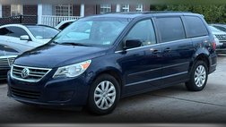 2013 Volkswagen Routan SE