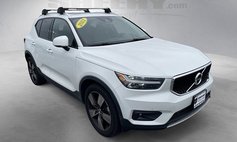 2021 Volvo XC40 T5 Momentum