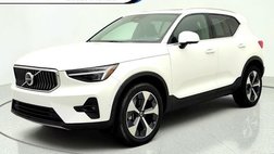 2024 Volvo XC40 B5 Plus Bright Theme