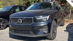 2025 Volvo XC40 B5 Core Bright Theme