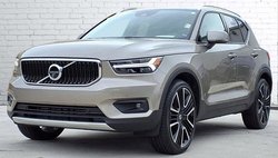 2022 Volvo XC40 T5 Momentum