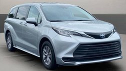 2023 Toyota Sienna LE 8-Passenger